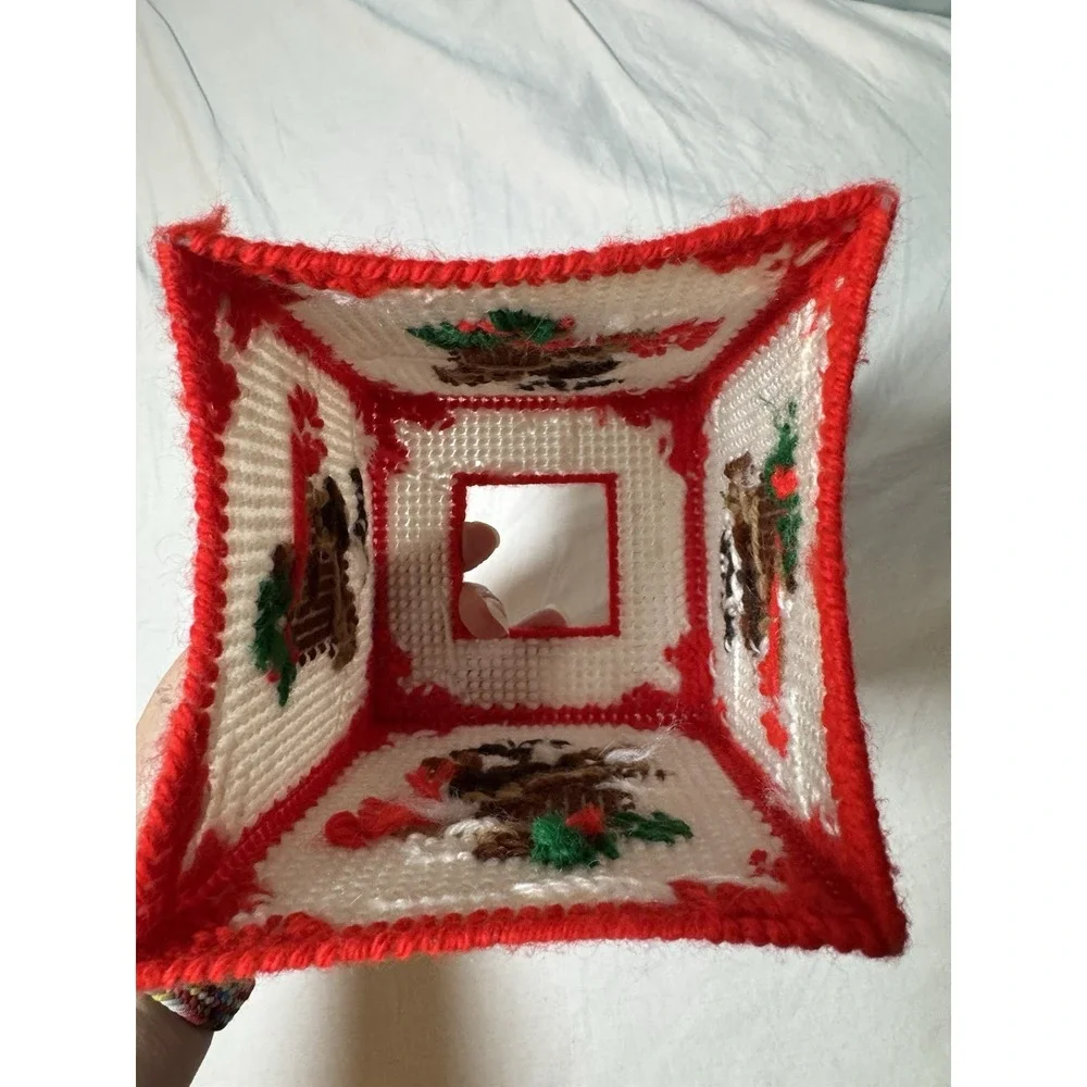 Vtg Deer Needlepoint Christmas Handmade Tissue Box Cover Plastic Canvas Rudolph